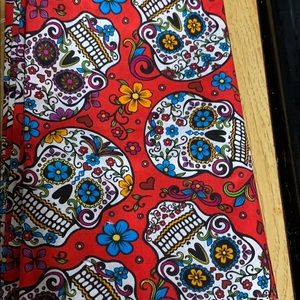 Red sugar skull face masks 😷💀